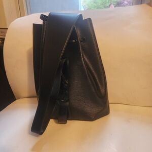Louis Vuitton Bucket Bag Black Epi Leather in VGUC
